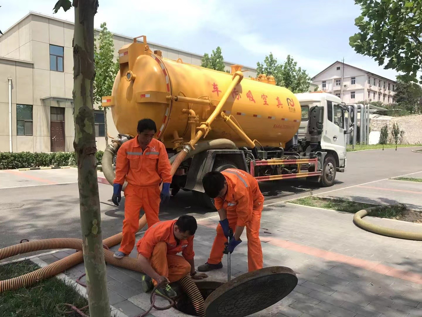 会同化粪池清理与5-8吨吸粪车施工效率分析